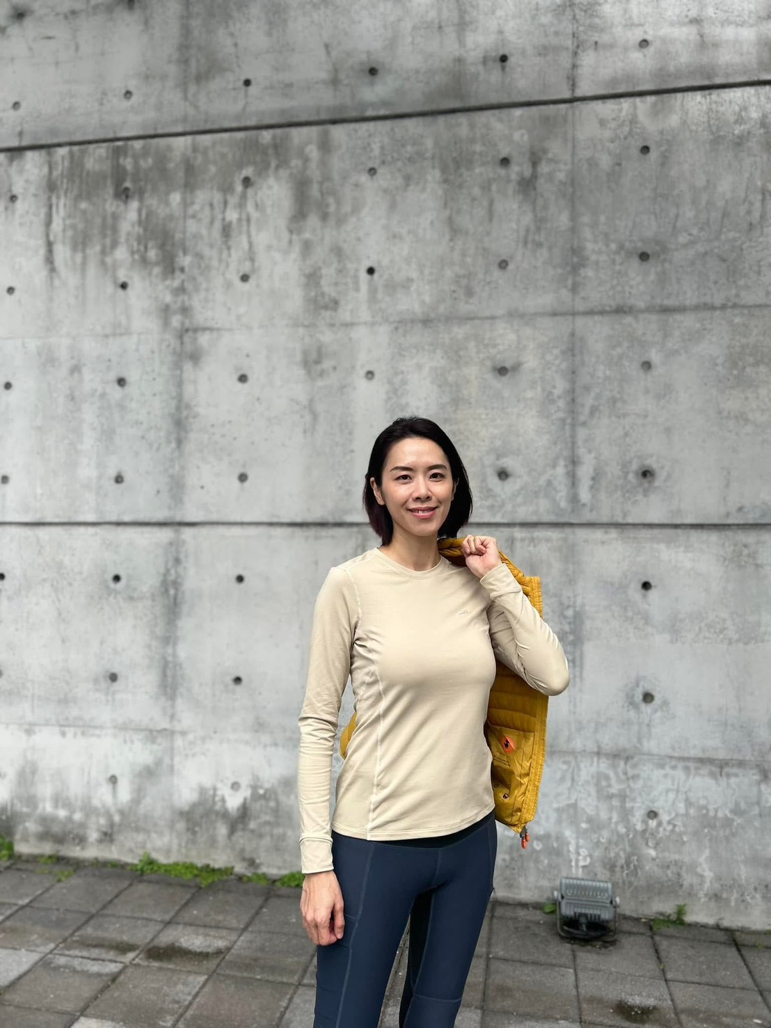 2024織宇女圓領輕刷毛排汗衣