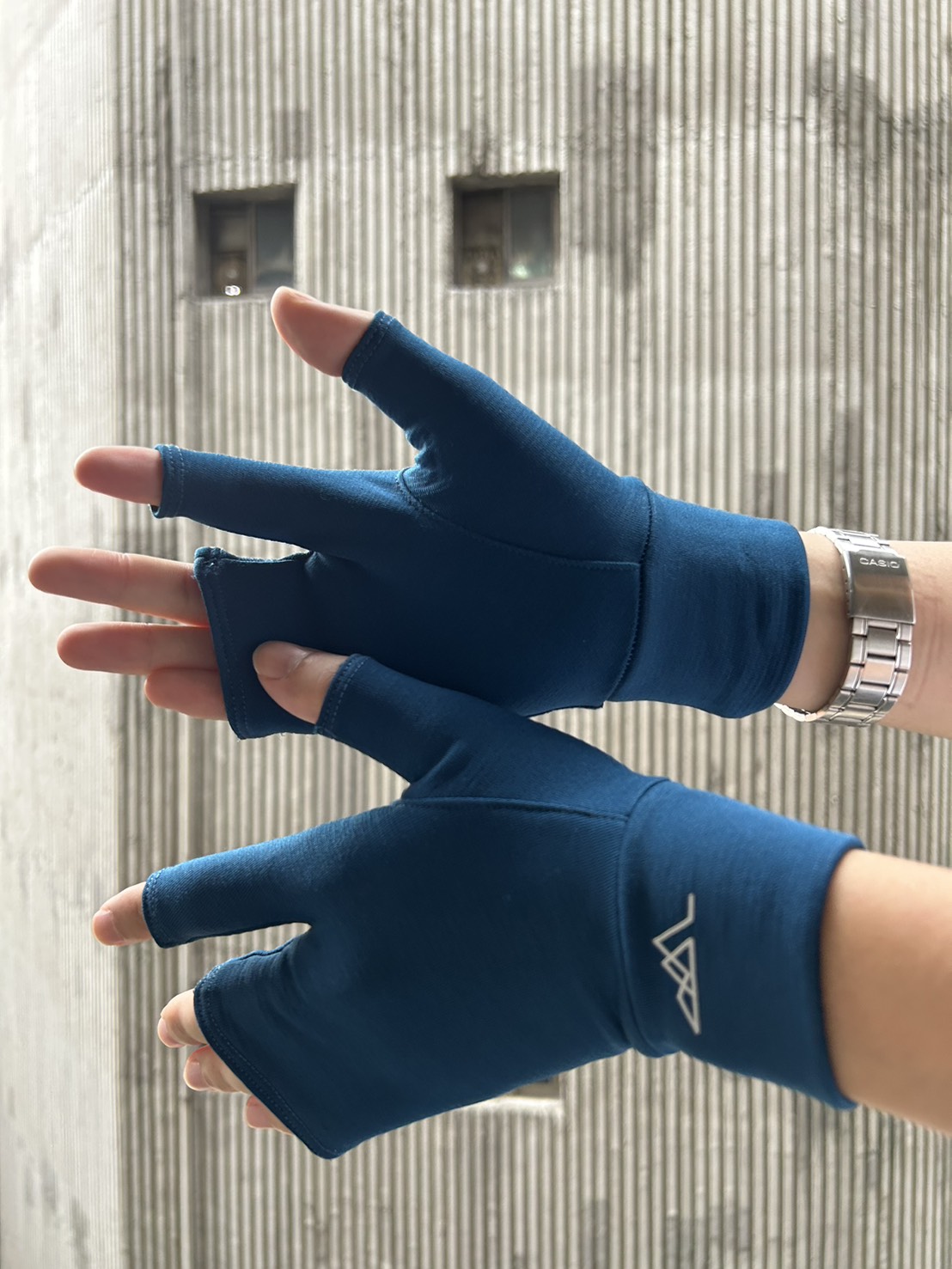 25/26羊毛混紡男三指手套