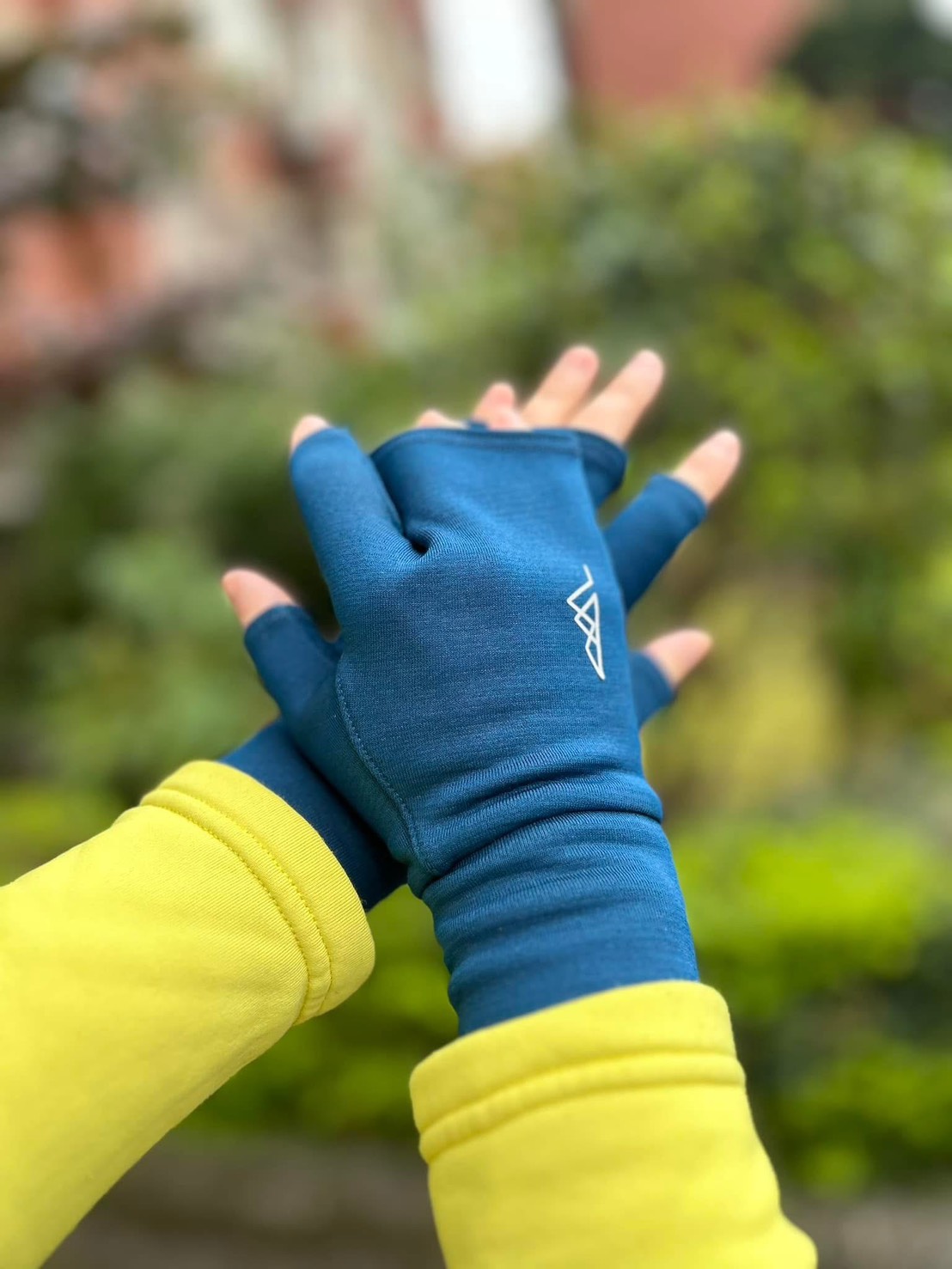 25/26羊毛混紡女三指手套