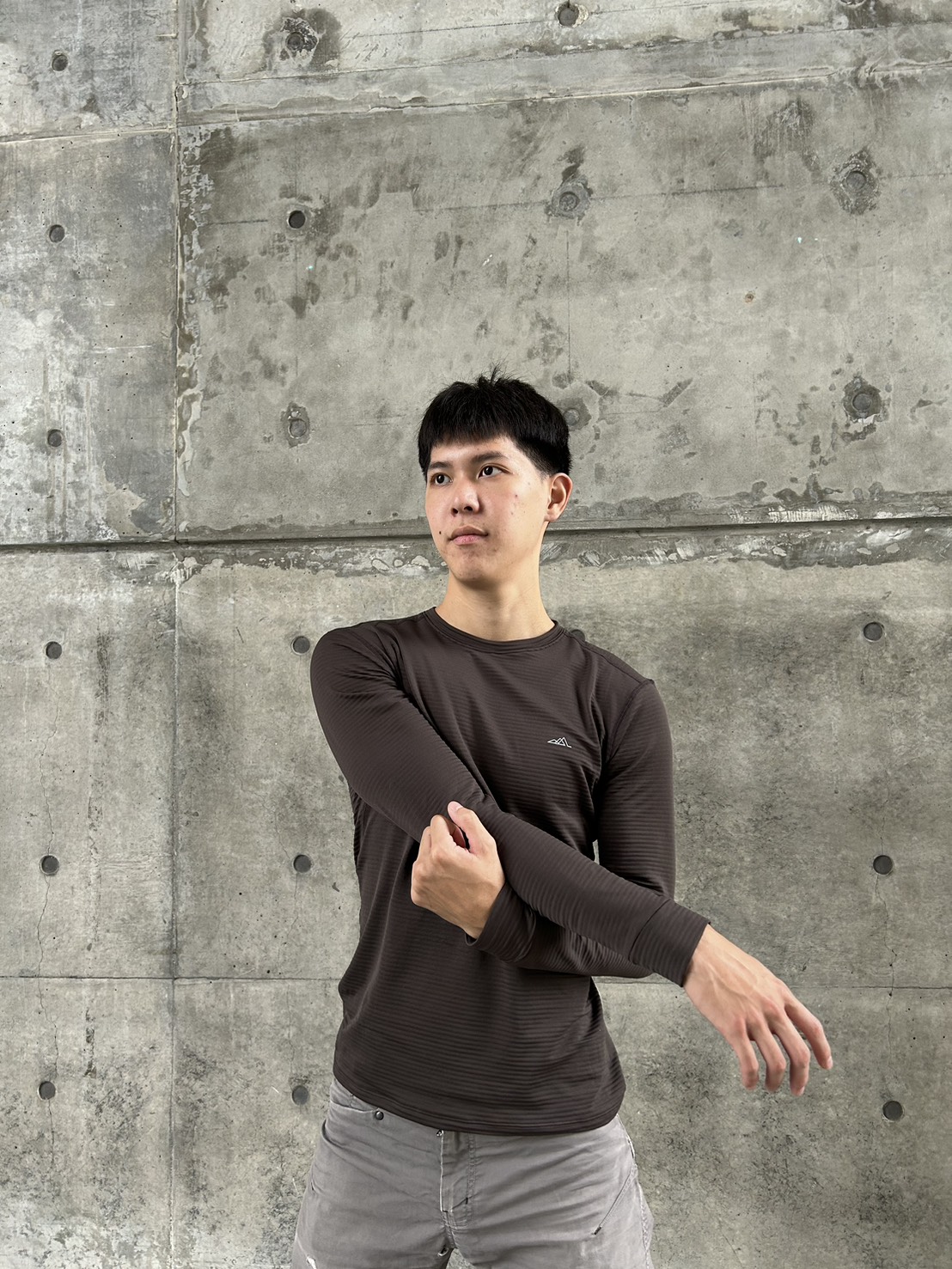 25/26斑馬無重力男圓領刷毛衣