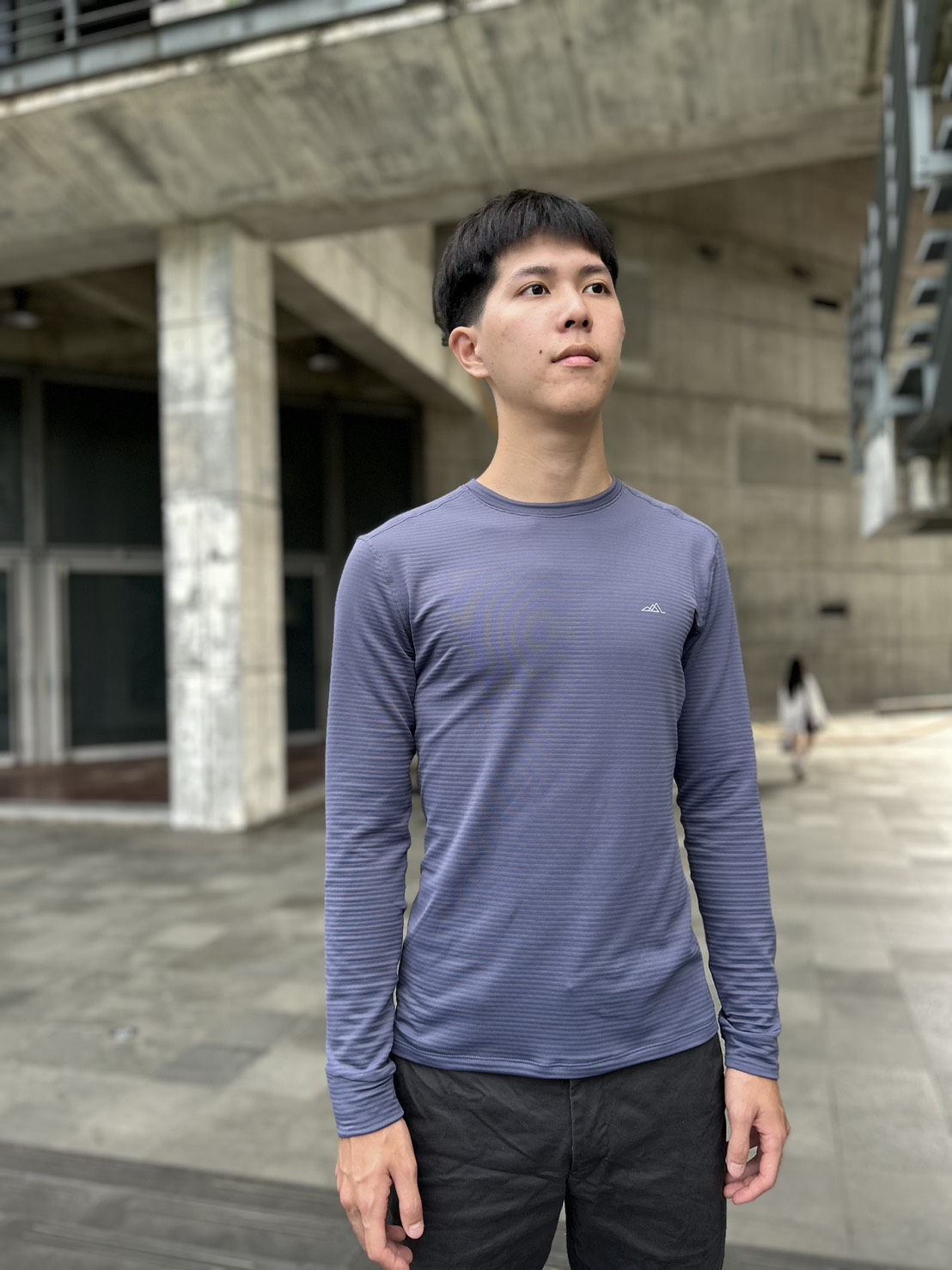 25/26斑馬無重力男圓領刷毛衣