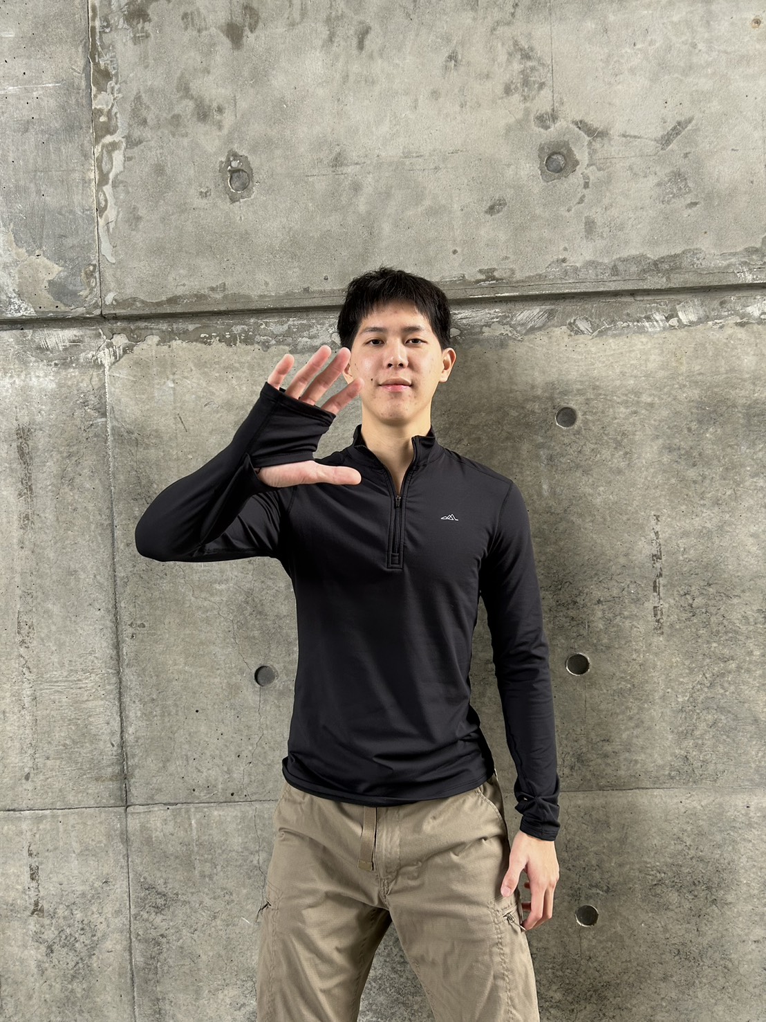 25/26織宇男半門襟拇指洞刷毛衣