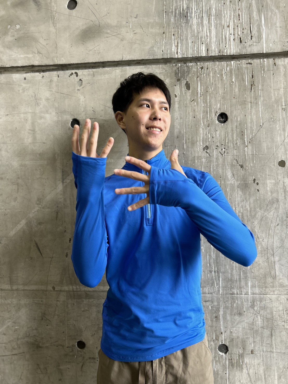 25/26織宇男半門襟拇指洞刷毛衣